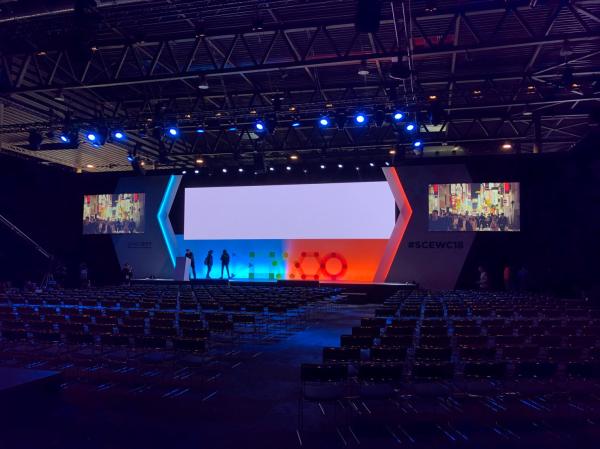 SMD2121 Outdoor Led Screen Rental AC110-220V 3840hz High End Stage Backdrop Walls
