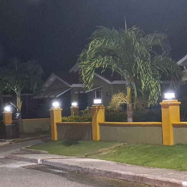 Водоустойчивый солнечный штендер IP65 освещает на открытом воздухе лампу крышки столба 6000K