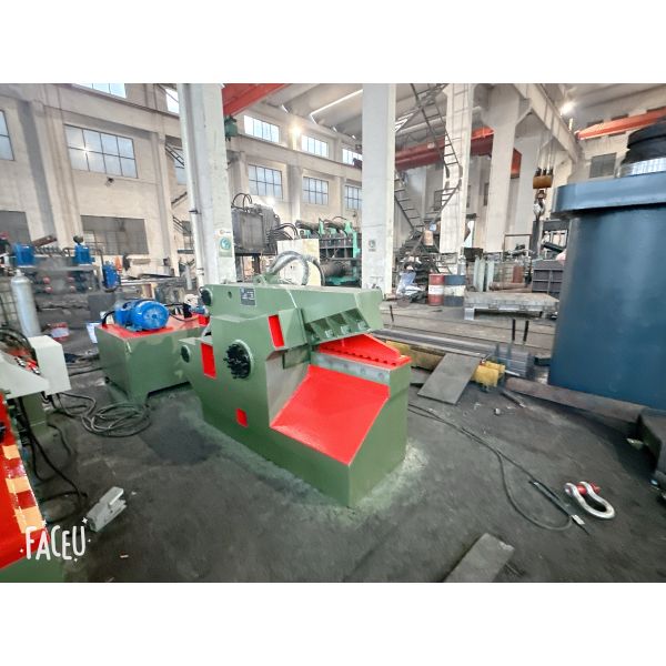 700mm Blade Hydraulic Alligator Shear Continuous Cutting Automatic
