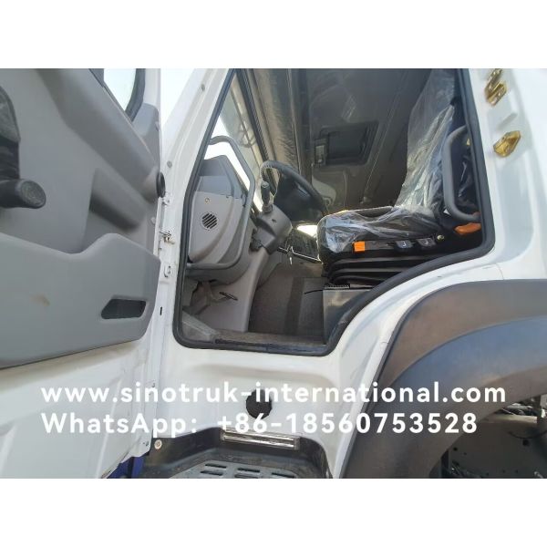 HOWO A7 Used Tractor Truck LHD 6X4 Euro 2 371 HP With Power Assisted Hydraulic Steering White