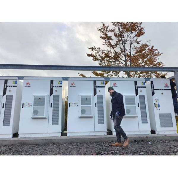 Batería de alto voltaje 115Kwh 768V 150AH Bess Industrial Comercial Armario de almacenamiento de energía Baterías solares de litio