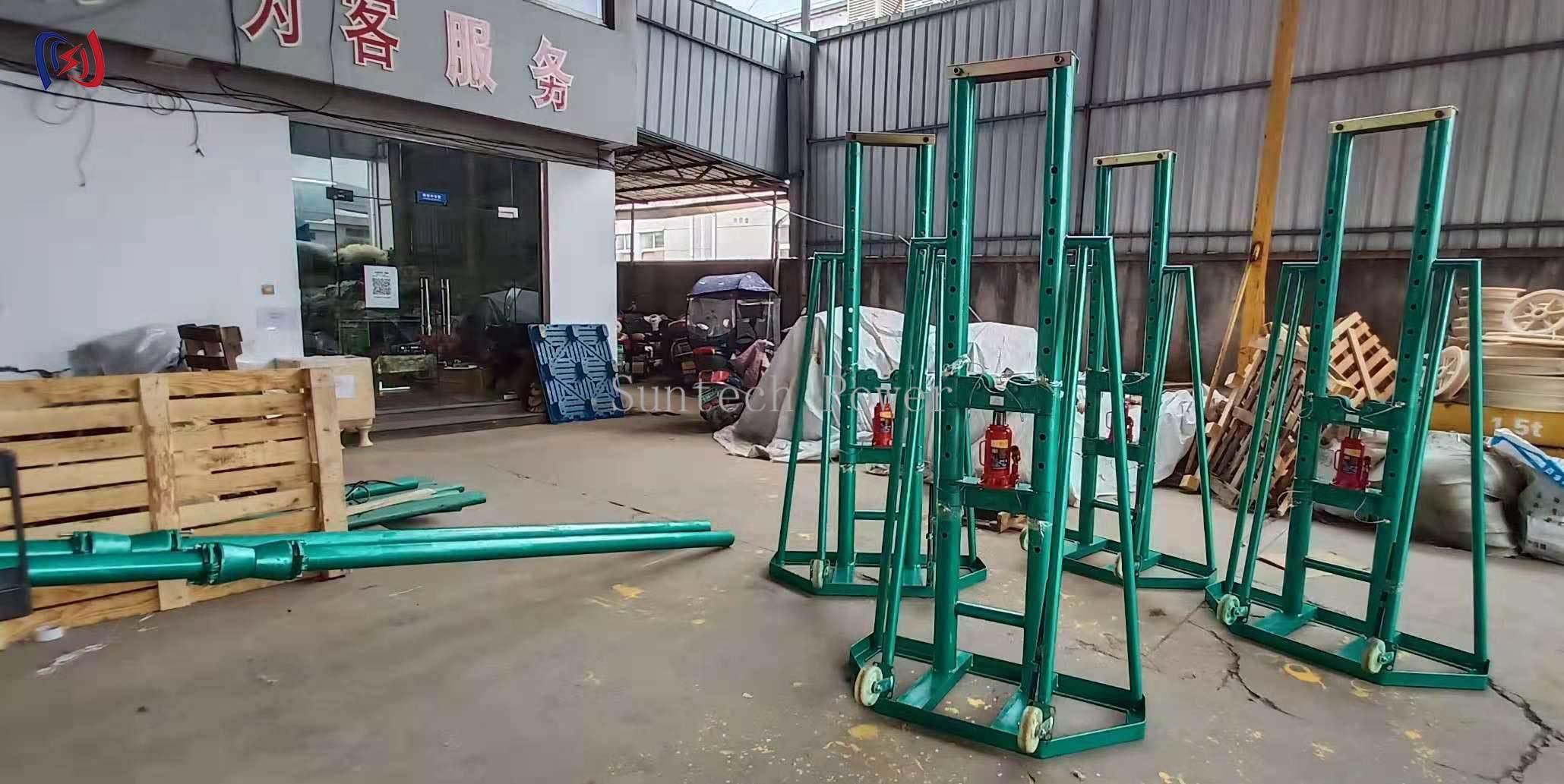 Galvanized Cable Reel Stand 50-300KN Load 2400-5000mm Conductor Drum Stand