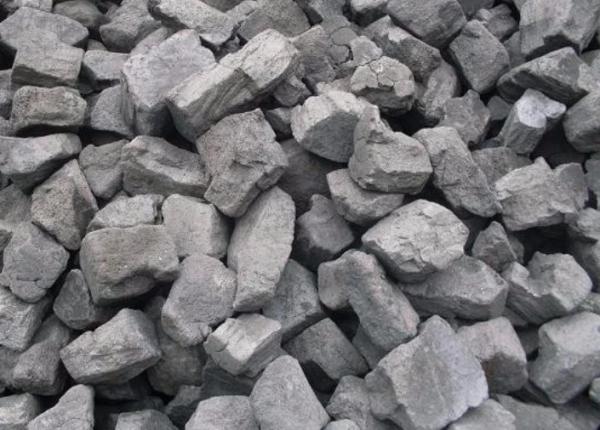 Taille/forme adaptées aux besoins du client minérales rencontrées de coke de la VALEUR 30400KJ/KG CALORIFIQUE