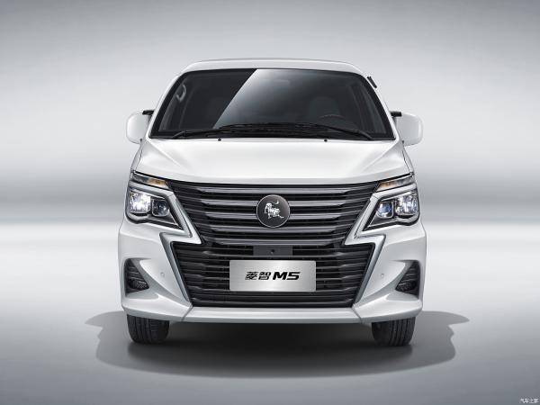 2023 Dongfeng Forthing Lingzhi 5-Seat Medium MPV Petrol Automobile Dark Interior Color