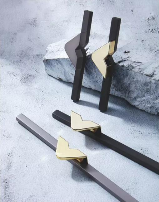 Aluminum + Zinc alloy Material  Wardrobe/cabinet Handle with 128-960mm Hole distance