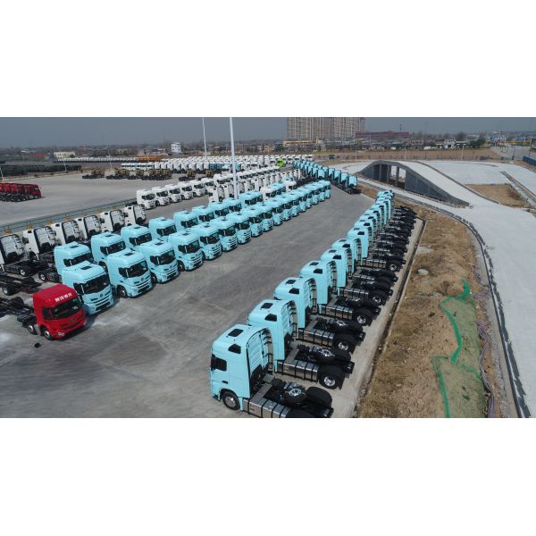 Max Speed 40-55/75 KM/h Shacman 6X4 X3000 Dump Truck for Heavy Truck Segment