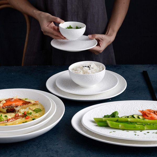 Round Irregular Pattern 5 Inch White Minimalism Ceramic Plates Ror Restaurant