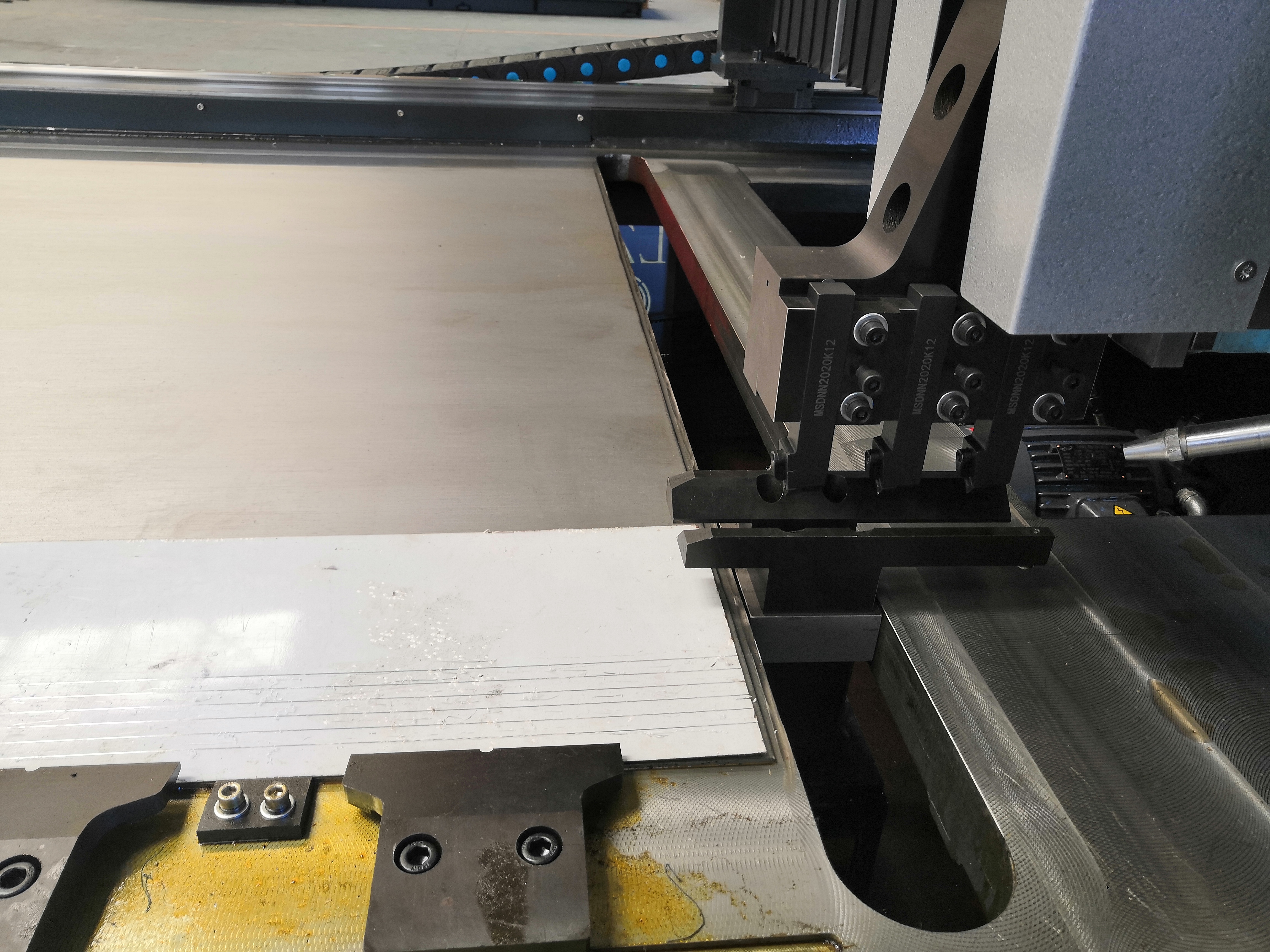 Автомат для резки Cnc v калибруя для металлического листа гидравлического