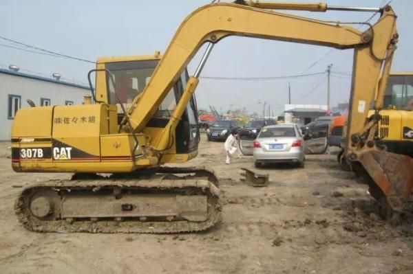 A máquina escavadora pesada 6500kg do equipamento do gato 307B opera o peso com motor de Mitsubishi