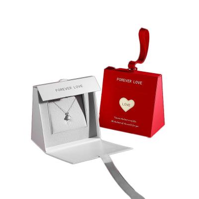 Collier de fleurs Carton de cadeau pour femmes sur mesure
