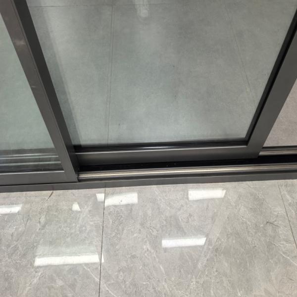 Skate Stylish Thermal Break Aluminum Narrow Frame Sliding Door with Tempered Glass Panels