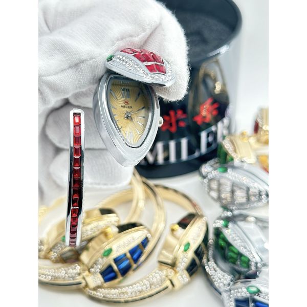 Miler Fashion Creative Senior Sense Pointer Montres pour femmes avec coquille de diamant