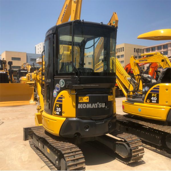 Small Hydraulic Excavator Komatsu PC35 3.5Ton Used Excavator with 0.2M³ Bucket Capacity