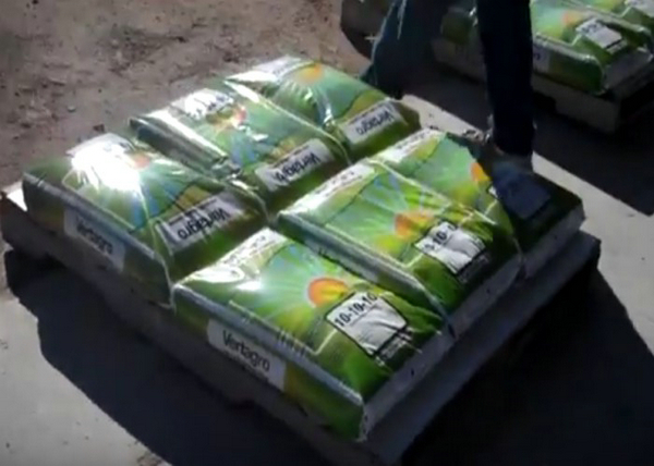 Auto Valve Bag Packing Machine , Animal Pet Food Packaging Machine Pneumatic Drive