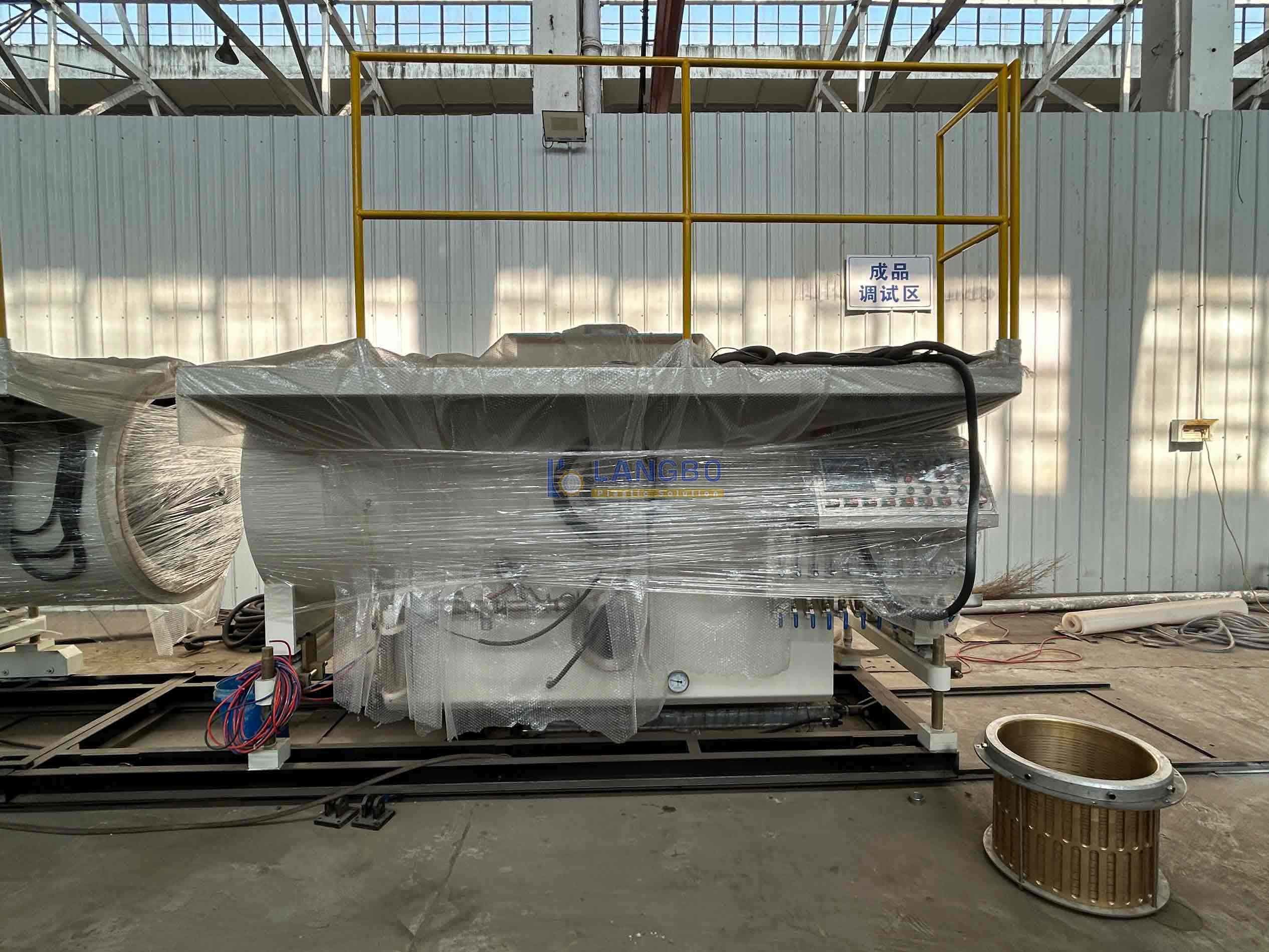 PE Pipe Extrusion Line Equipped With Advanced Extruder Screw And Barrel To Improve Melting Efficiency And Pipe Surface