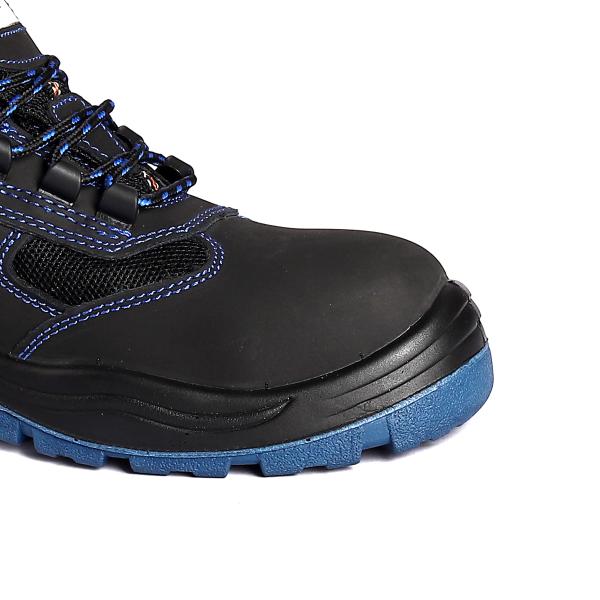 Metal Eyelets Anti-Slip Low-Profile Work Boots With Comfortable EVA Insole Material Safety Shoes