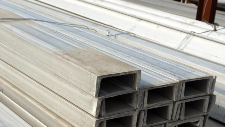 Горячекатаный подковообразный канал нержавеющей стали 316 316L 321 2B выбил