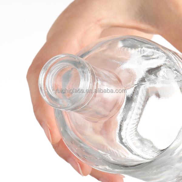 Transparent Colored Glass Wine Bottles 500ml 700ml 750ml Perfect for Liquor Packaging