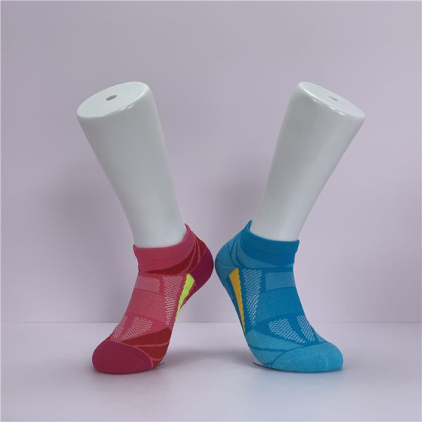 Comfortable Regular Style Breathable Cotton Blend Men's Invisible Ankle Running Socks