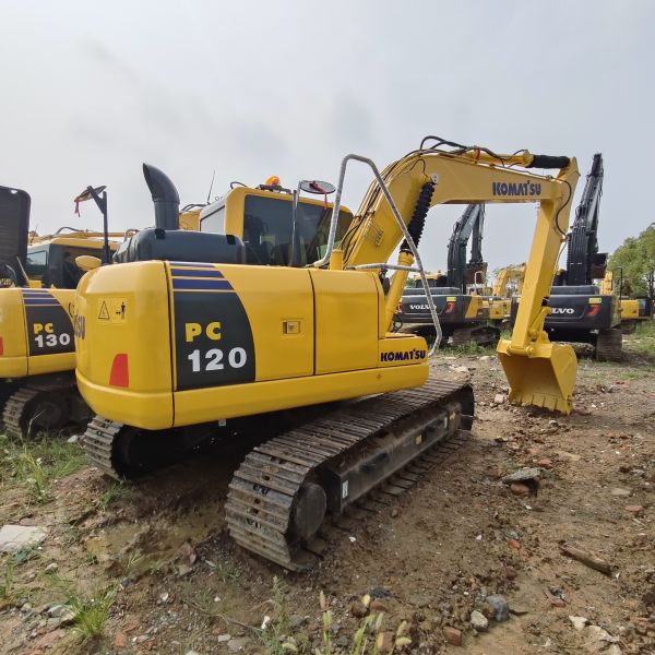 Подержанный гидравлический экскаватор Komatsu PC120, 2022 год, без ремонта