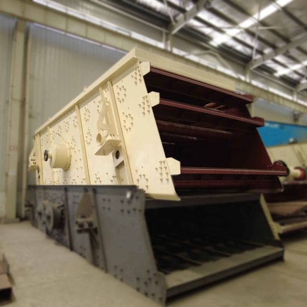 1100t/h Eccentric Block Type Vibrating Screen Machine For Limestone