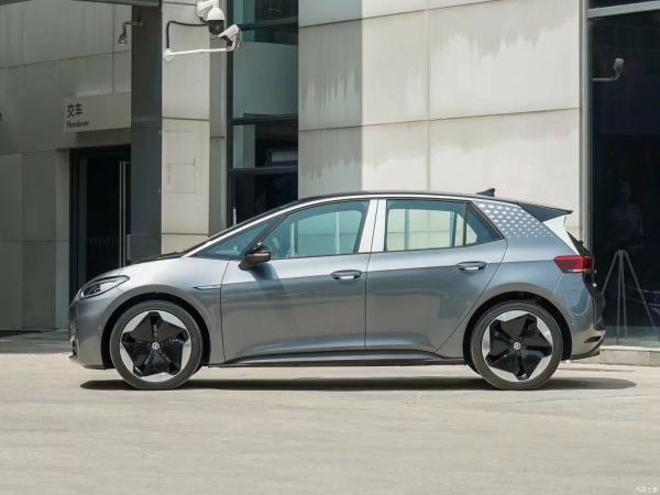 100% Electric EV Cars 160km/H Long Range Rechargeable Vehicle