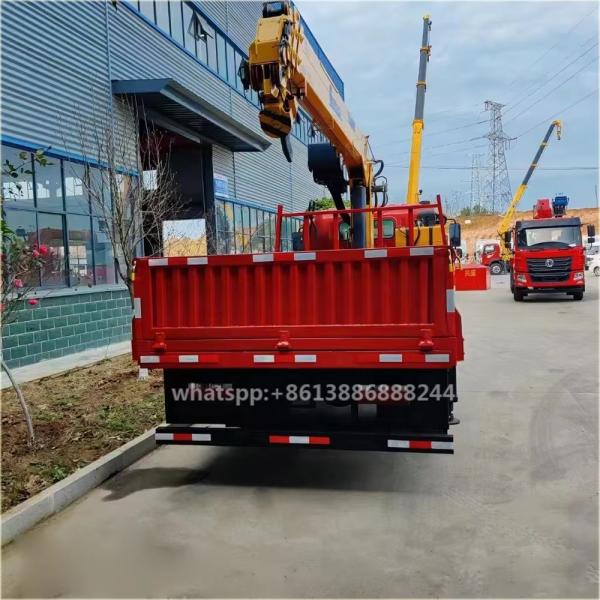 Camion grue hydraulique Sinotruk 4x2 7 tonnes, transmission 8 vitesses