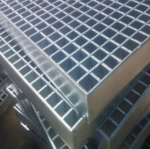 Serrated Galvanized Steel Grating with 25x5 mm Bearing Bar for Durable Walkways and Platforms