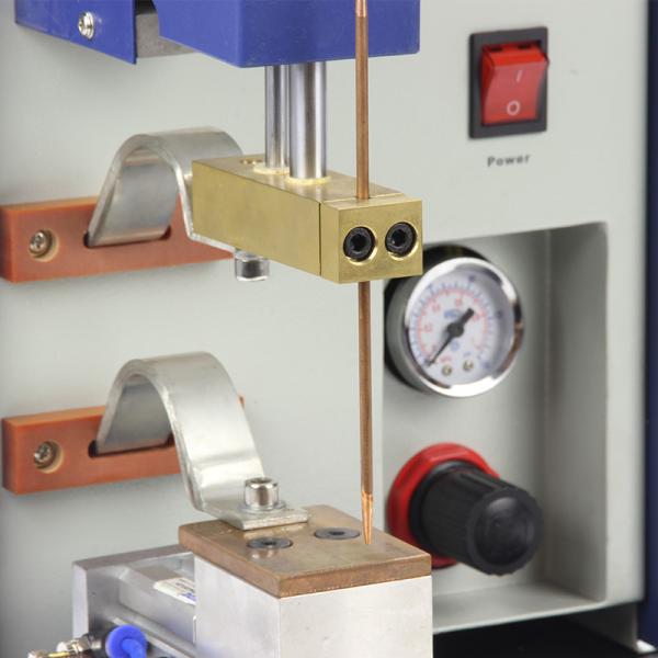 Single Spot Welding Machine for Welding Cylinder Core′ S Negative Terminal