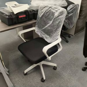 Private Quiet Office Pod with 35-42 dB Noise Reduction Ergonomic Design and