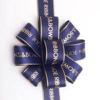 Flores de cinta de satén de poliéster personalizadas para la decoración de fiestas