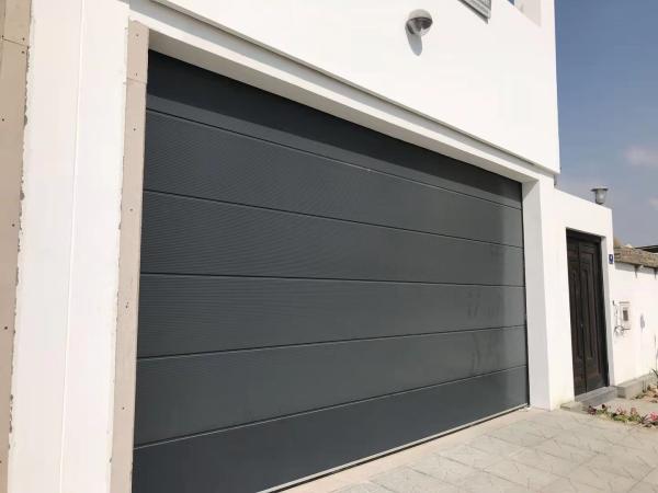 40mm Thickness Automatic Sectional Garage Door Overhead 11.8m Finger Protection
