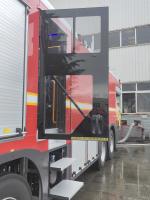 Porte de camion de pompiers pour la cabine d'équipage avec 4 à 8 pièces de camion de pompiers de pompier