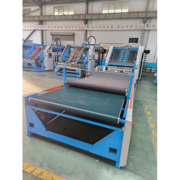 Machine de laminage à flûte haute précision à grande vitesse avec technologie de servocorrection automatique Modèle GFS1500