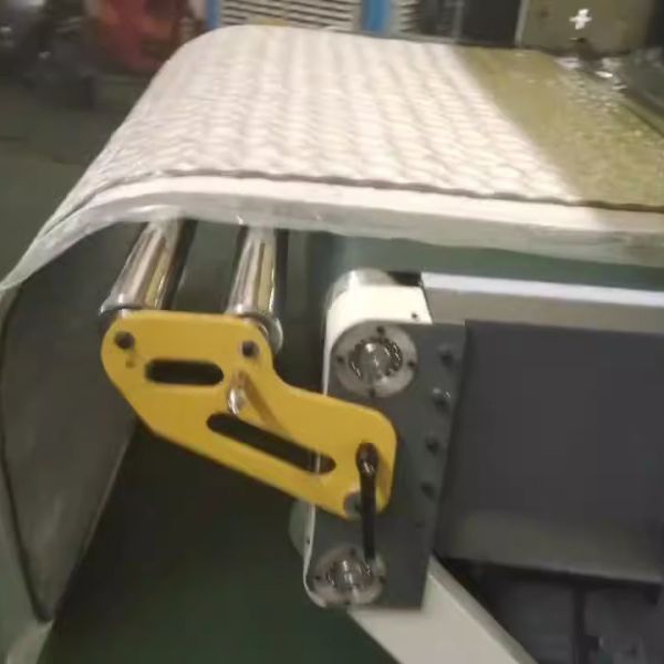 Автоматическое уплотнительное матрасное компрессионное устройство для судоходства