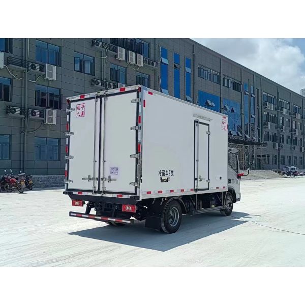 3-тонный холодильный грузовик мощностью 130 л.с. холодильный грузовик для перевозки мороженого с China Iso Ccc