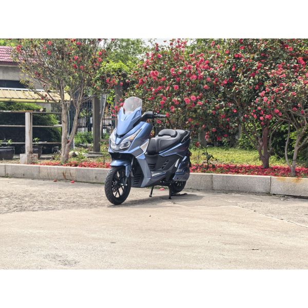 High-speed electric motorcycle, urban electric motorcycle, with a top speed of 80 km/h. Electric motorcycle.
