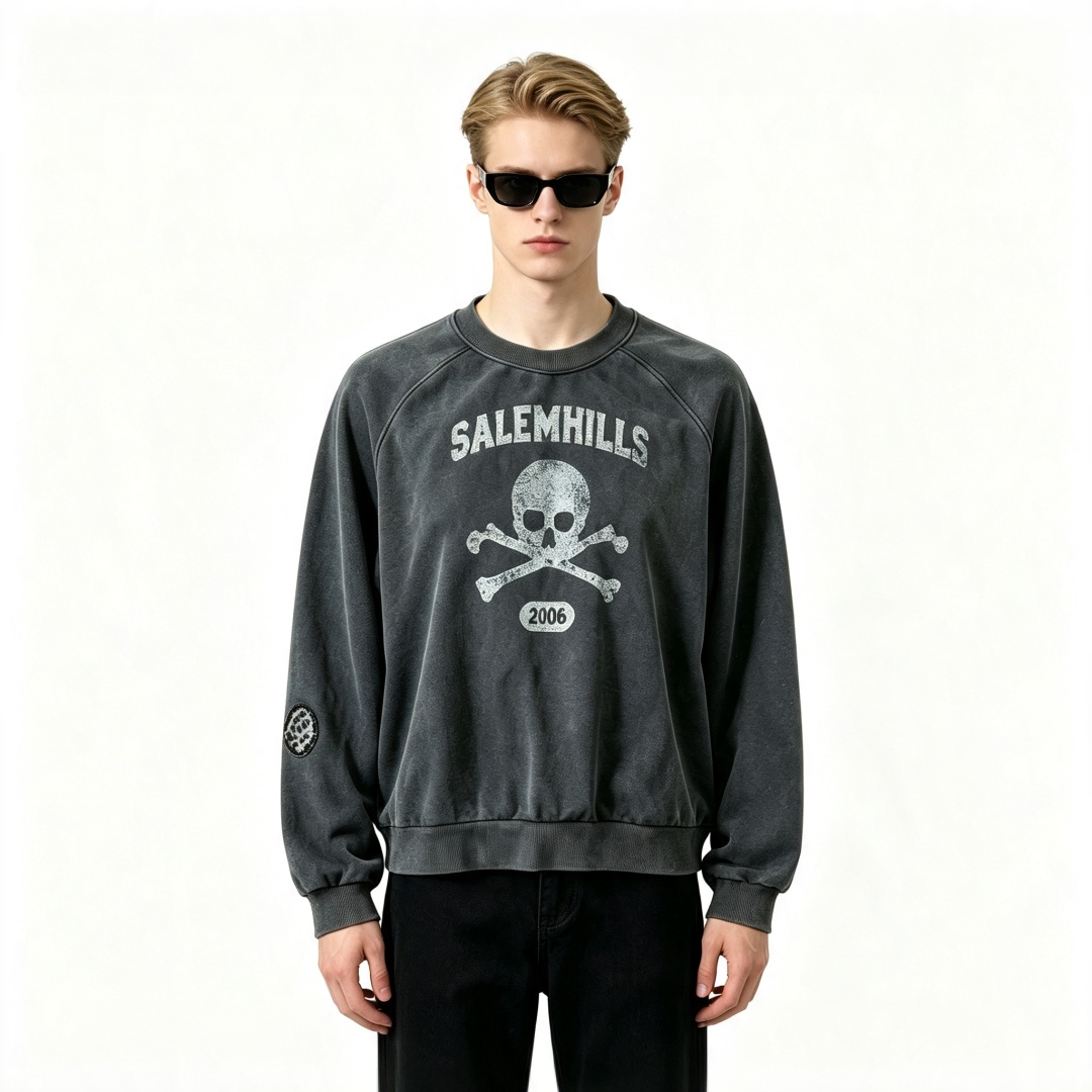 Vintage Washed Raglan Crewneck Sweatshirt Skull Graphic Cropped Streetwear Pullover With Leopard Patch