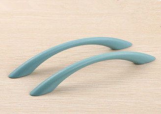 Pearl Silver Plastic Dresser Knob , Arched Pink ABS Cabinet Pulls Colorful Furniture Handles And Knobs