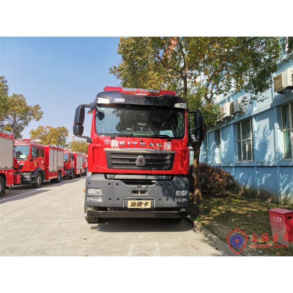 12 Ton Tanker Fire Fighting Vehicles Combined With Water Foam and Dry Powder