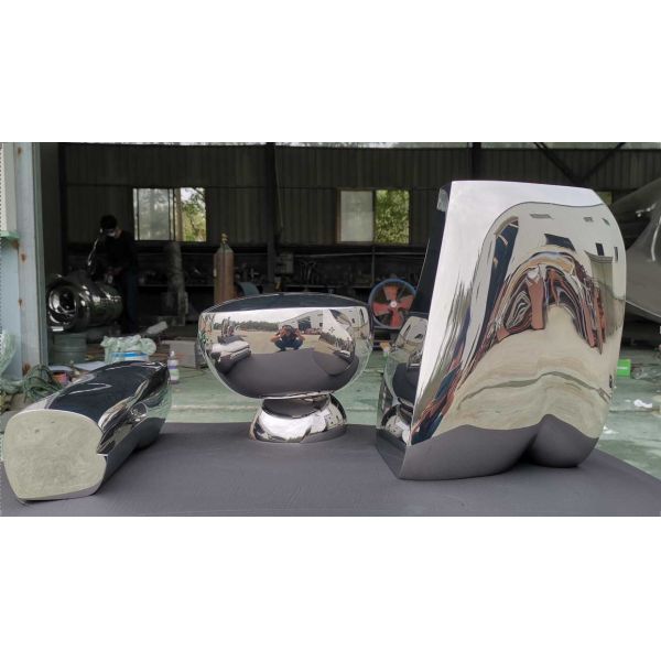 Mirror Polished Abstract Metal Sculpture Hand Art Artificial Style For Home Decoration