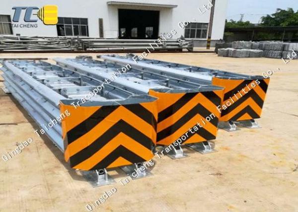 Atenuador galvanizado mergulhado quente do coxim do impacto, atenuador de Redirective