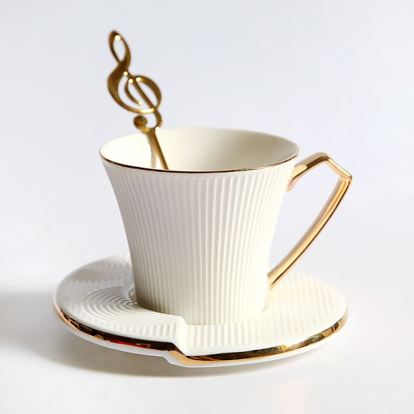 Золото Drinkware изготовленного на заказ после полудня роскошное покрыло керамическую чашку с чашками чая кофе поддонника оптовыми современными незаконными