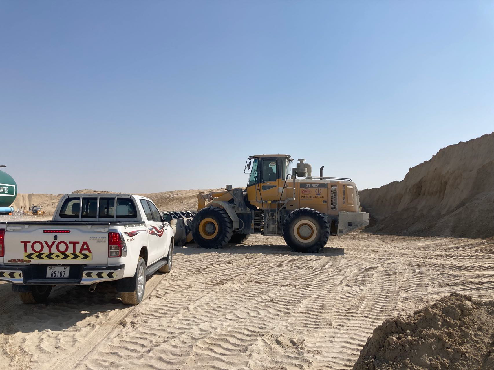 Нагрузчик на тракторные колеса 5 тонн Нагрузчик переднего конца ZL50Z 162KW 5T 3.1M3 С дизельным двигателем Shangchai
