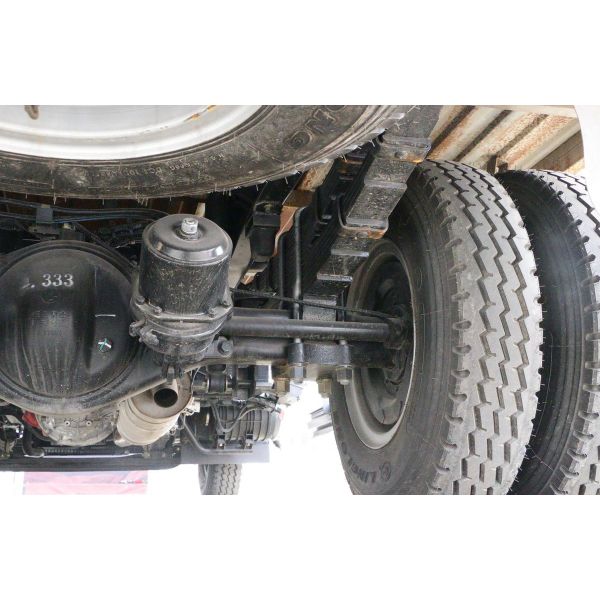 Camión de carga usados de la marca Faw Champagne Color 4*2 Recinto Camión de carga de la marca Faw 4 metros Caja Cabina plana