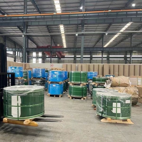 SUS430 Tiras de acero inoxidable 0.1mm 0.2mm 0.3mm con tiras de corte de hendidura de superficie 2D