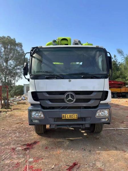 Placing boom pump Hopper Accessory Sheet Metal and System Check for Zoomlion 56m Concrete Pump Truck