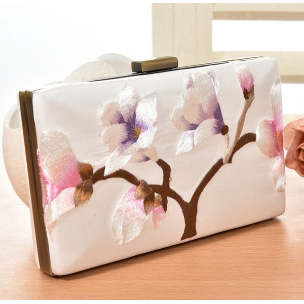 Evening bag retro hand-embroidered silk embroidered clutch bag banquet evening bags new Japanese and Korean