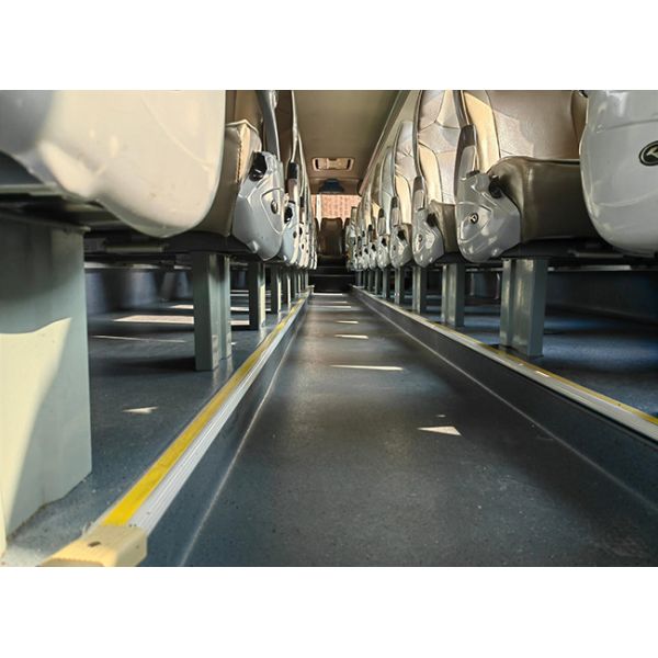 Second Hand Used Diesel Coaches Bus Right Hand Drive City 4 - 8seats 2090mm
