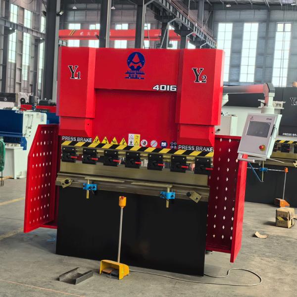 40T1600 Hydraulic Press Brake CNC Bending Machine Economical And Practical